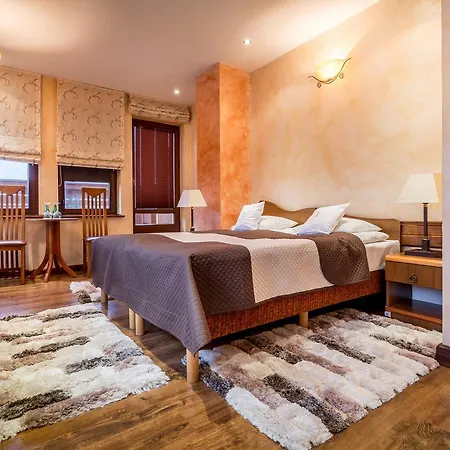 - Karczma Klimtówka Hotel